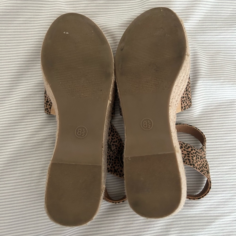 Platform Sandals - Picture 3 of 4